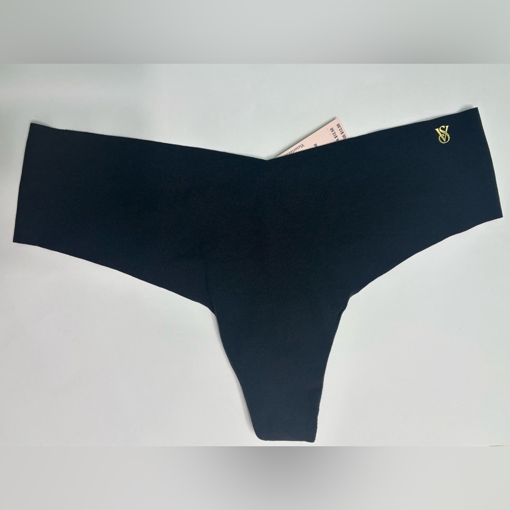 New With Tags Victoria’s Secret Black Thong Size Medium